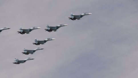 Siria, Mosca dispiega i nuovi caccia e le batterie missilistiche a Latakia
