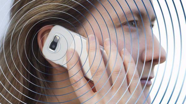 Ricercatore Iss: "Tumore da cellulare? Solo un sospetto, no prove"
