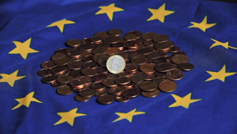 Eurogruppo: debito Italia preoccupa Renzi: "Nessun rischio manovra"
