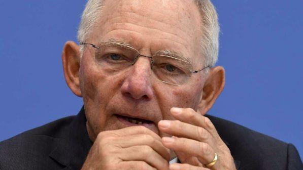 Schaeuble: se Commissione europea cambia regole destabilizza Ue