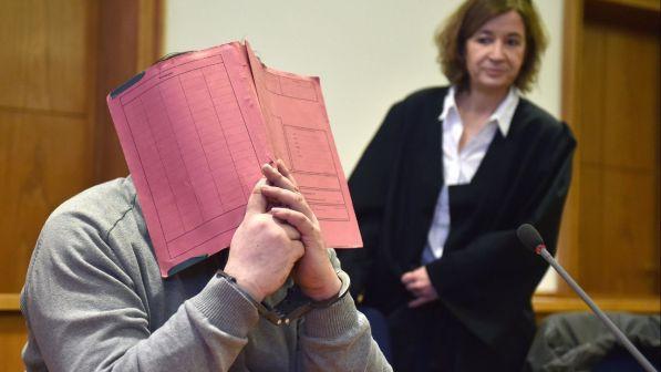 Infermiere killer in Germania: è accusato di 90 omicidi di pazienti