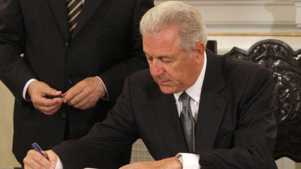Migranti, Ue: meno arrivi, agire su rimpatri e gestione frontiere | Aiuti all'Italia continueranno