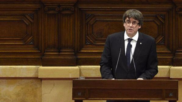 Indipendenza Catalogna: ultimatum Rajoy a Puigdemont scade lunedì