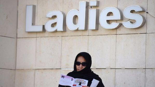 Arabia Saudita, la dichiarazione di un membro della famiglia reale: "Le donne devono poter guidare"