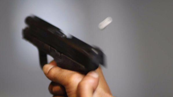 Potenza, vigile urbano ucciso davanti a casa a colpi di pistola: fermato un uomo