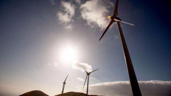 Energia, in Italia il 37% viene dalle rinnovabili: 13,6 miliardi in bolletta