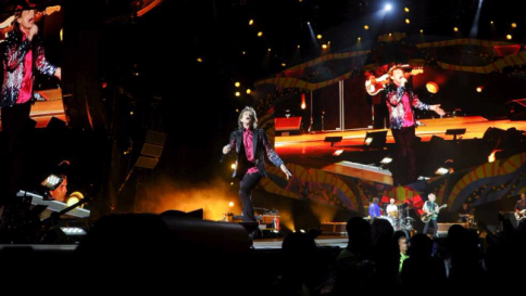 Cuba-Usa, il disgelo è rock: folla immensa al concerto dei Rolling Stones a L'Avana