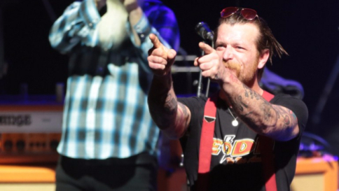 Eagles Of Death Metal, la prima volta a Parigi dopo la strage del Bataclan