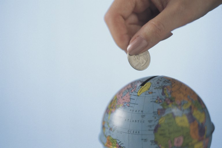 Incertezza e consumi fermi: perché cresce la propensione al risparmio