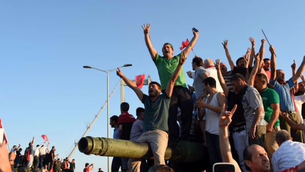 Turchia, sospesa temporaneamente la Convenzione Ue dei diritti umani: "Come ha fatto la Francia"