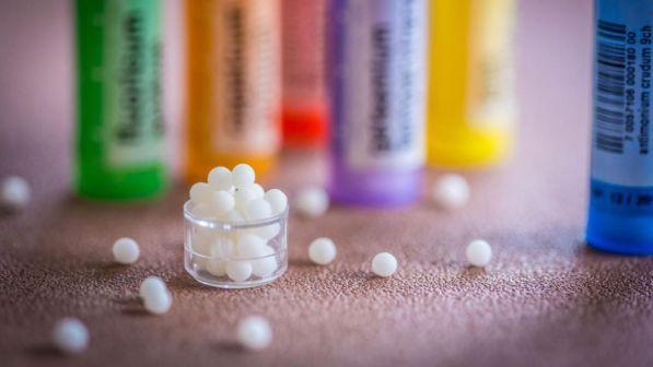 Cura il tumore al seno dal "guru" naturopata: muore a 46 anni