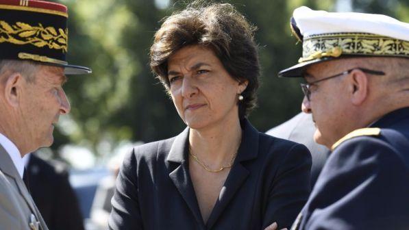 Francia, ministro della Difesa lascia il governo