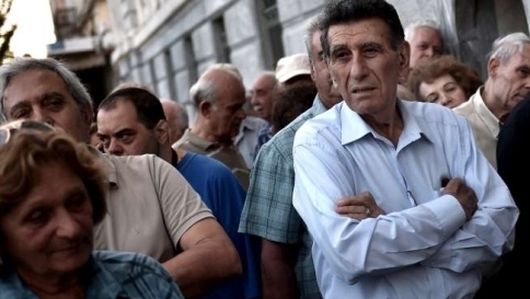 Allarme sulle isole greche, scarseggiano carne e medicine