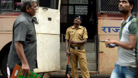 India, scoppiano le violenze di casta: 19 morti e 200 feriti negli scontri
