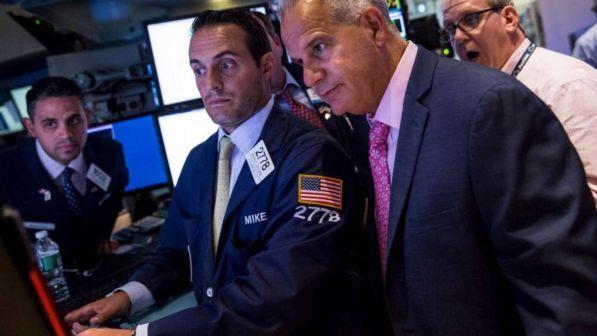 Wall Street apre in calo: Dow Jones -0,49%, Nasdaq -0,69%