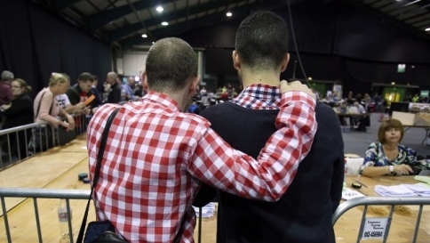 Nozze gay, gli irlandesi dicono "sì" Referendum segna una data storica