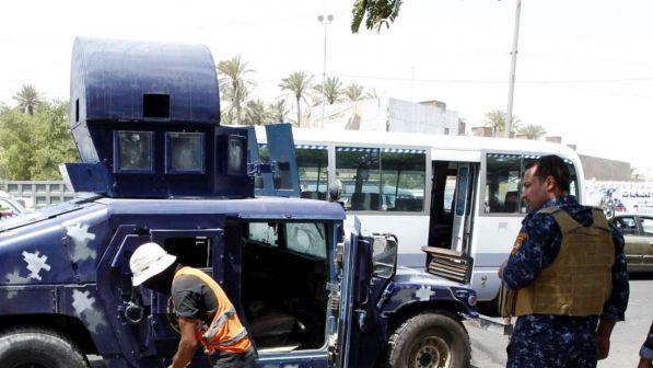 Iraq, kamikaze si fa esplodere in un bar a Hit: 11 civili uccisi