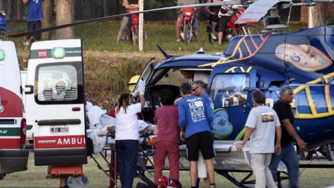 Paura in Argentina, auto su folla durante il Rally Dakar: diversi spettatori feriti