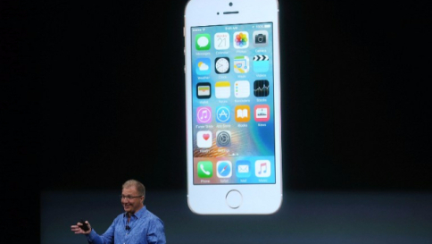 Apple lancia il nuovo "piccolo" iPhone SE: disponibile dal 31 marzo, in Italia a maggio