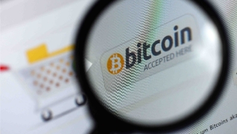 Pedofilia, sigilli a "mercato illecito" sul deep web: polizia sequestra bitcoin
