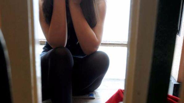 Violenze su due figlie minori, arrestato 45enne nel Napoletano