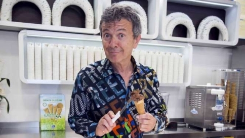 Pupo inaugura Gelato al cioccolato: "La mia gelateria museo sfida l'Hard Rock Cafè"