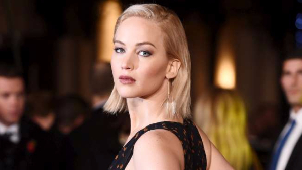 Jennifer Lawrence: "Sono sempre sola il sabato sera"