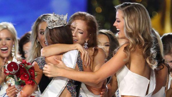 Svolta a Miss America, per la prima volta tre donne ai vertici