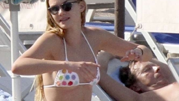 Fiammetta Cicogna, bikini "wild" e sportivo
