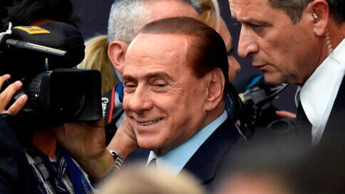 Silvio Berlusconi: "Renzi governa con una maggioranza illegale"