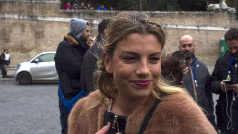Emma Marrone in piazza alla manifestazione pro unioni civili