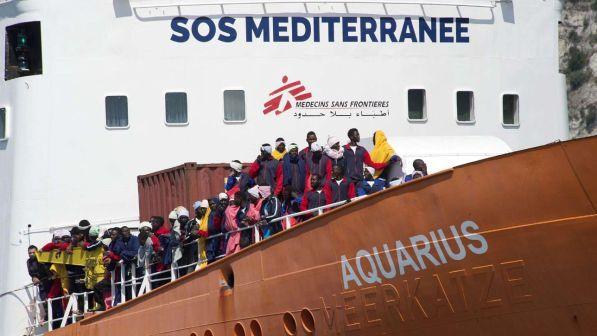 Salvini: "I francesi fanno i fenomeni ma respingono i migranti"
