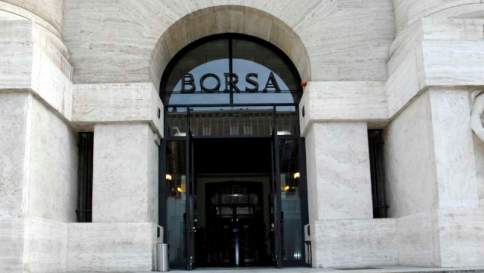 Piazza Affari chiude in rialzo