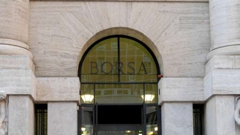 Piazza Affari chiude euforica