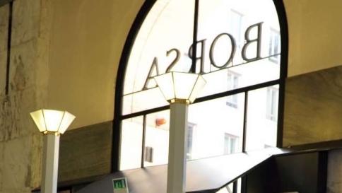 Piazza Affari chiude in negativo
