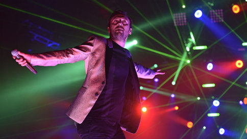 Cremonini: uno spettacolo tra pop, rock e swing