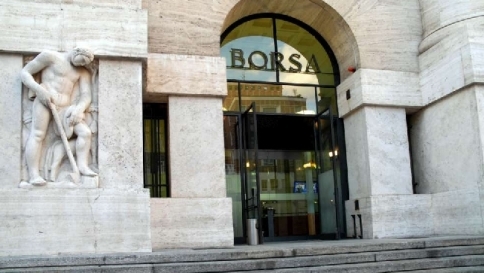 Milano, la Borsa apre in rialzo