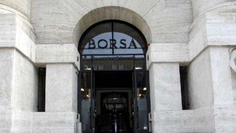 Piazza Affari apre in negativo