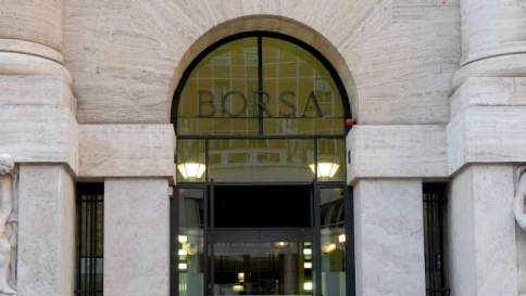 Piazza Affari chiude in positivo