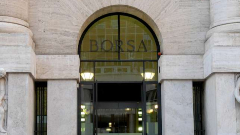 Piazza Affari apre in calo