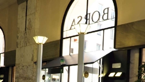 Piazza Affari apre in rialzo