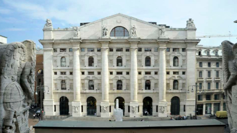 Piazza Affari apre in lieve rialzo