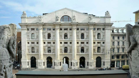 Piazza Affari apre piatta