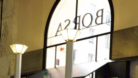 Piazza Affari chiude in positivo