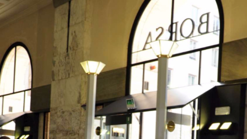 Piazza Affari chiude in rialzo