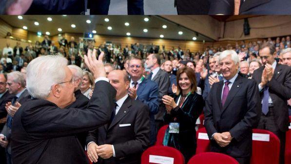 Mattarella: "Usciti dalla crisi, adesso servono investimenti"
