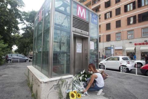 Roma, bimbo precipita nel vano ascensore Tre indagati per omicidio colposo