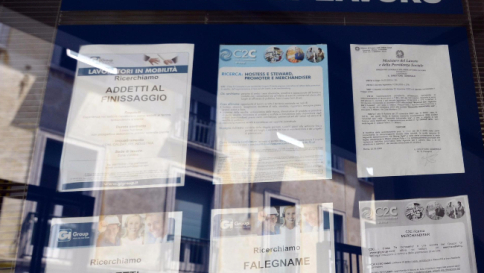 Istat: la disoccupazione torna a salire In miglioramento i dati per i giovani