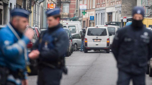Retata delle forze speciali a Molenbeek: "Salah è stato catturato"