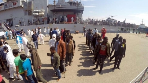 Migranti, piano Ue un buco nell'acqua Paesi divisi, l'Italia dovrà fare da sola